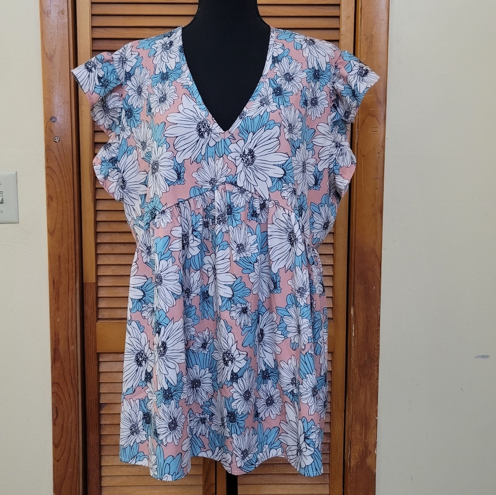NWOT Floral Ruffle Sleeve Plus Size Top (2XL) - Picture 1 of 12